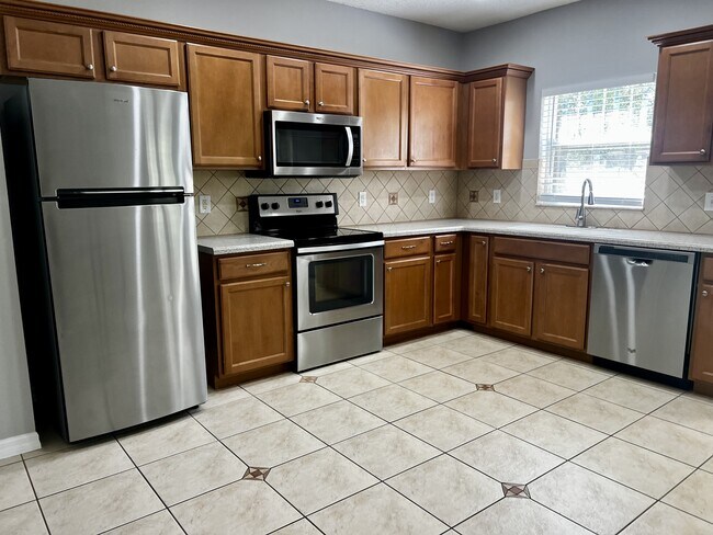 Building Photo - 2060 Cypress Bay Blvd
