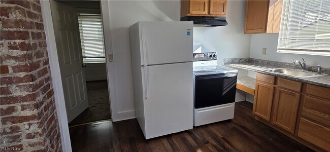 Building Photo - 1235 Bellows St