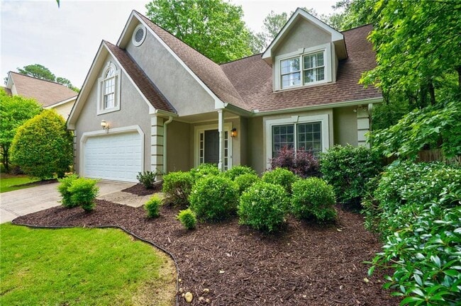 Building Photo - 8895 Club River Dr
