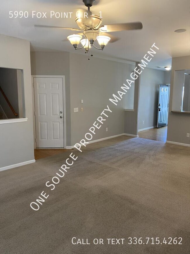Building Photo - 5990 Fox Point Cir
