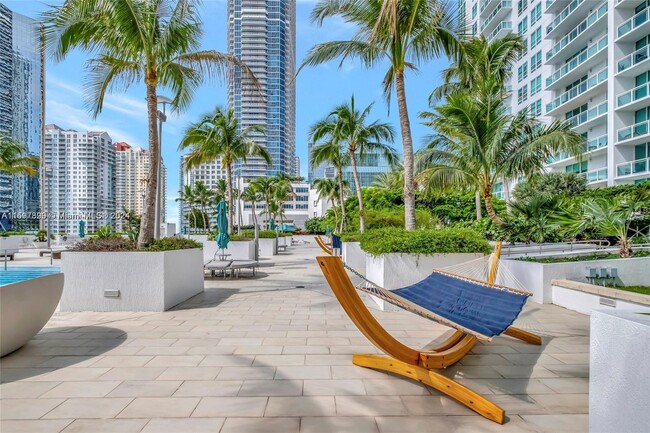 Pool - 951 BRICKELL Ave