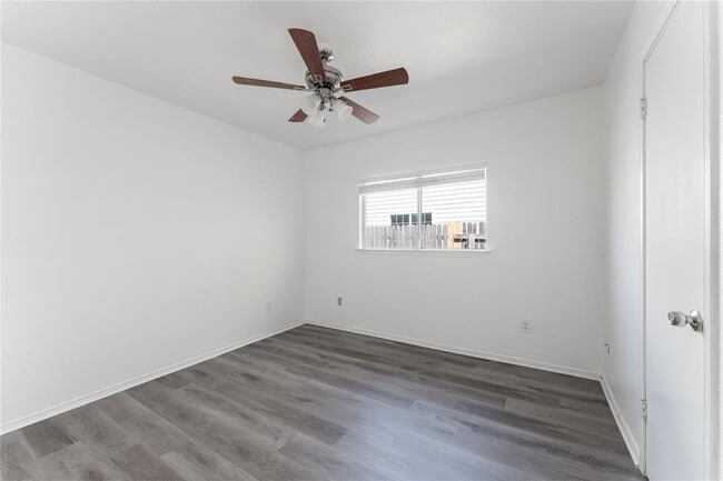 Building Photo - 315 Bello Dr