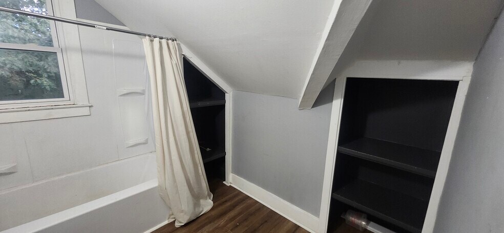 Building Photo - 49 Carmel St