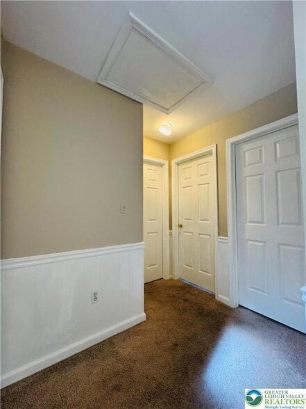 Building Photo - 102 Quaker Dr