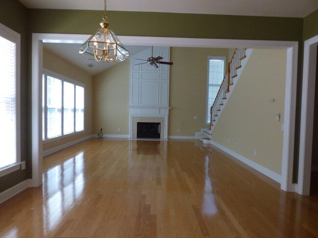 Building Photo - Beautiful Home in Cady Lake Subdivision