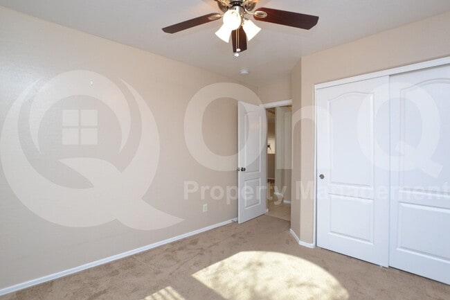 Building Photo - 534 E Ironwood Dr