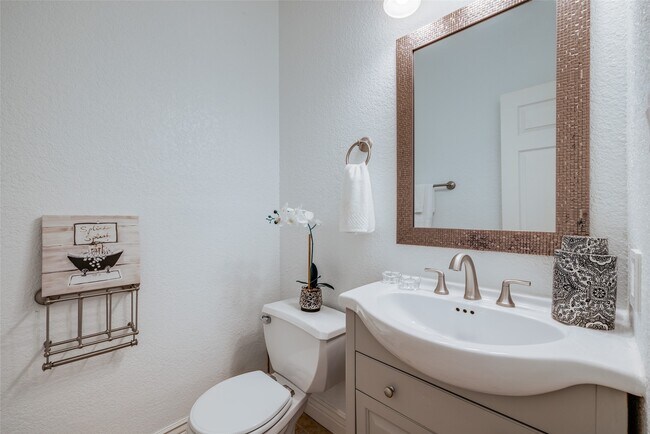 Building Photo - 5534 Honor Dr