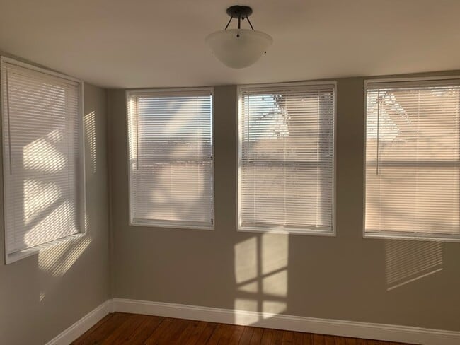 Building Photo - 2022 Schaeffer Pl