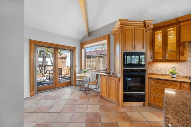 Building Photo - Historic Granada Terrace Home in St. Pete!!