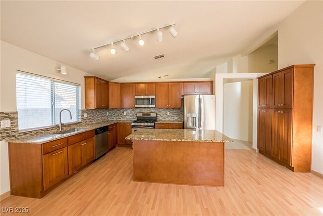 Building Photo - 682 Ladywood Ln