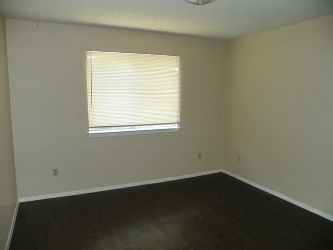 Building Photo - 9706 Eastwend Dr