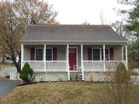 Building Photo - 1050 B St