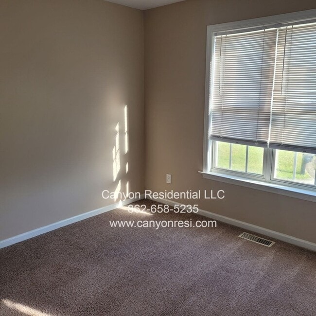 Building Photo - 4396 Moat Dr