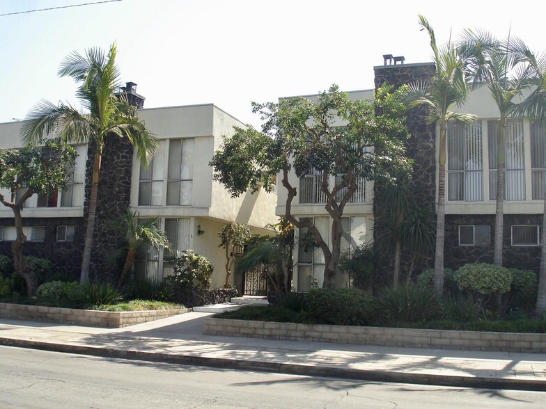 Primary Photo - 2714 W Clark Ave