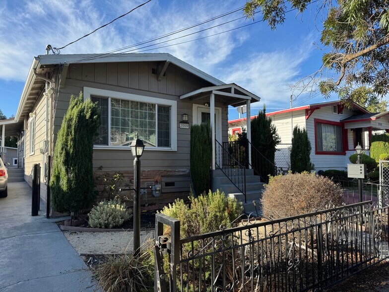 Primary Photo - 2069 Harrington Ave