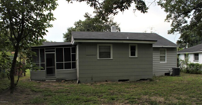 Building Photo - 763 Gardenia Ln