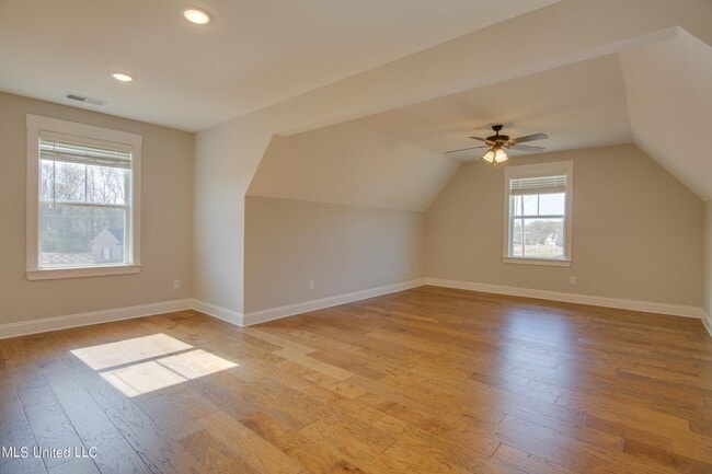 Building Photo - 4619 Pierce Dr