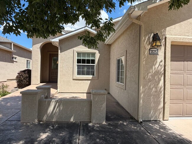 Building Photo - Gorgeous Home in Tuscany Village!!!!!