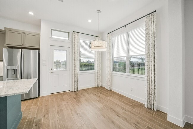 Building Photo - 21131 Medina River Dr