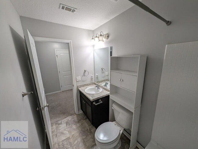 Building Photo - 29 Labrador Ln