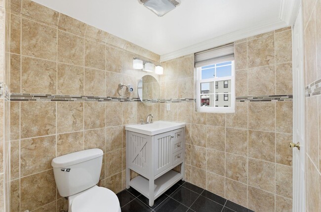 Building Photo - 168 New York Ave