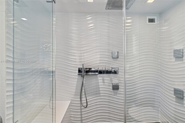 Building Photo - 2301 Collins Ave