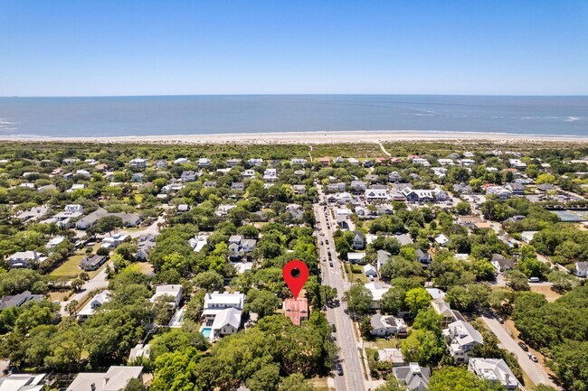Building Photo - Sullivans Island Historic Charmer