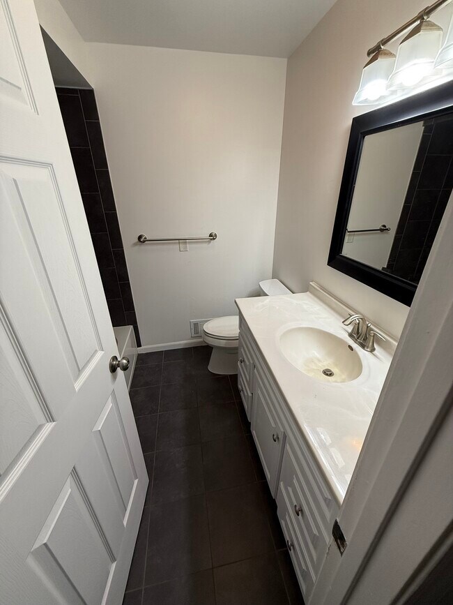 Building Photo - 4352 Clement Dr