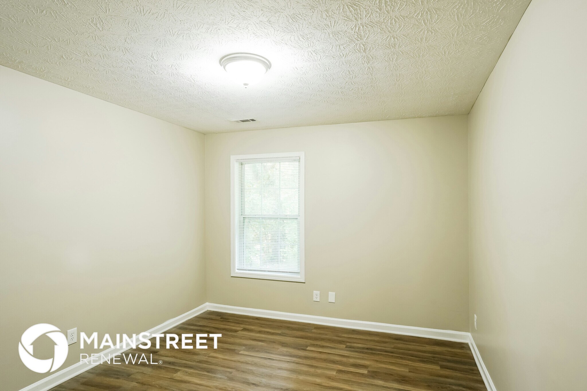 Building Photo - 6670 South Ave