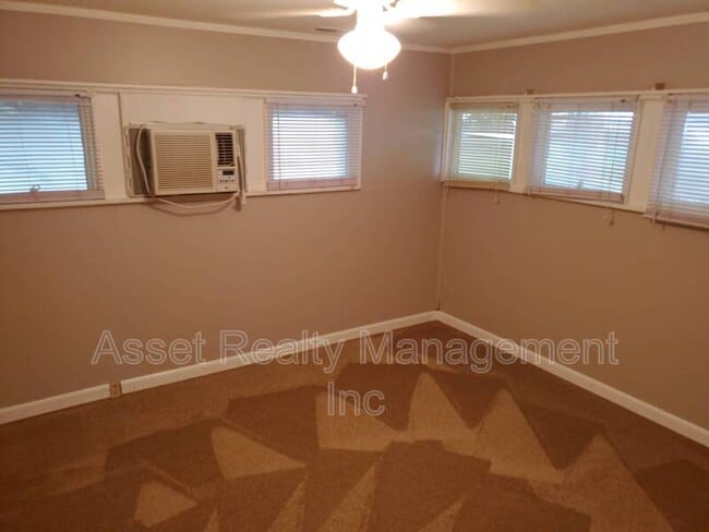 Building Photo - 126 Wellington Cir