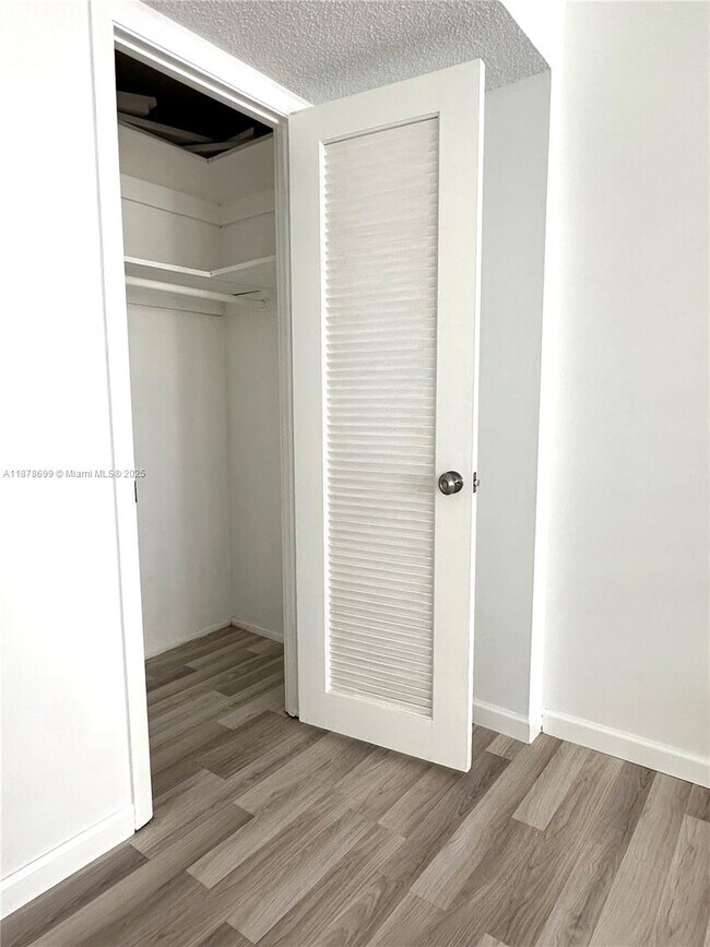 Building Photo - 18041 Biscayne Blvd