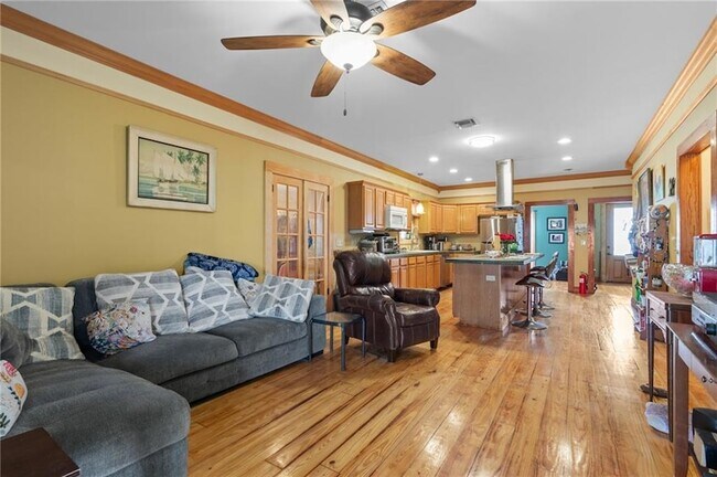 Building Photo - 1528 Schnell Dr