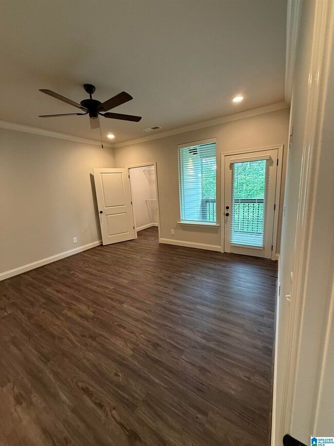 Building Photo - 4425 Lennox Pl