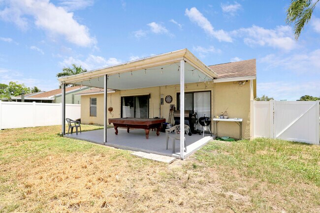 Building Photo - 108 Greenbriar Dr