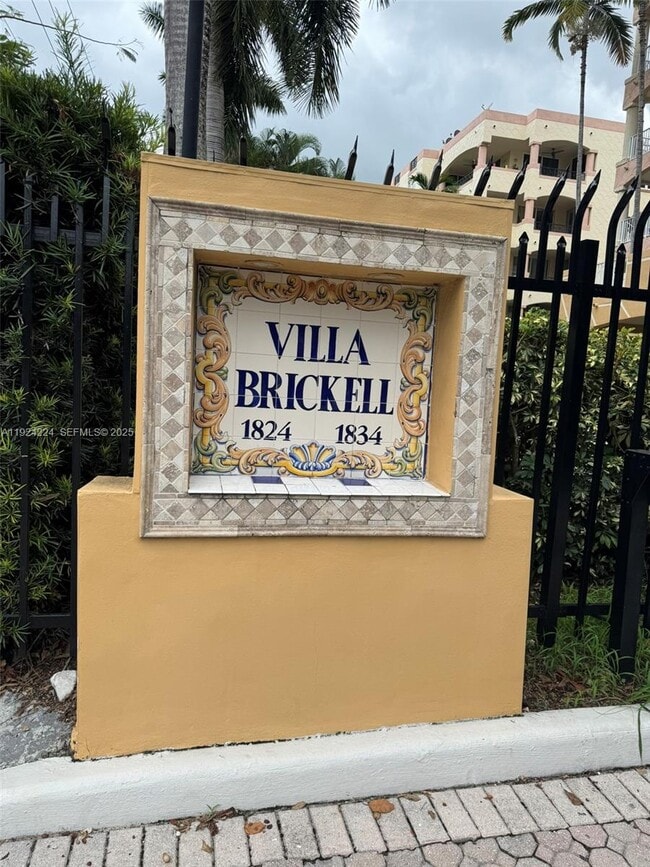 Building Photo - 1824 Brickell Ave