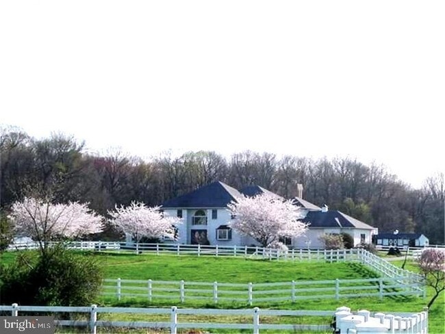 Building Photo - 120 Oechsle Rd