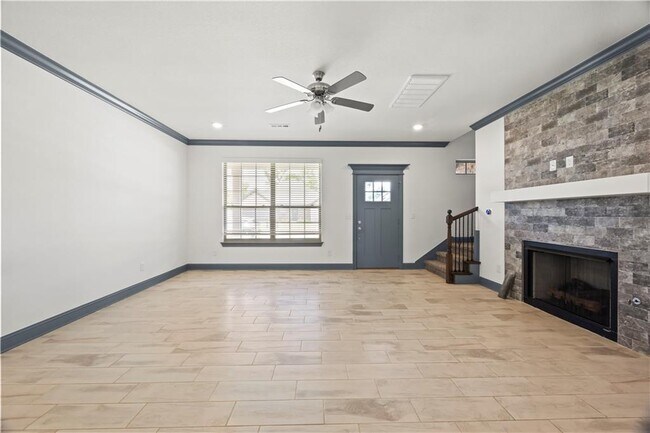 Building Photo - 240 Vicks Cir