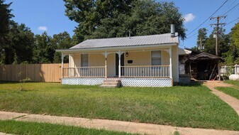 Building Photo - 513 Rome St