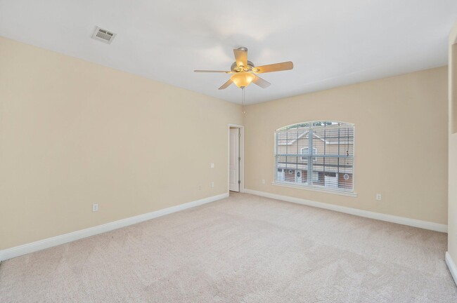 Building Photo - 532 Maple Ave