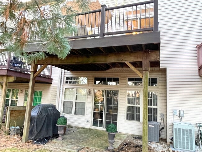 Building Photo - 4085 Waterford Dr