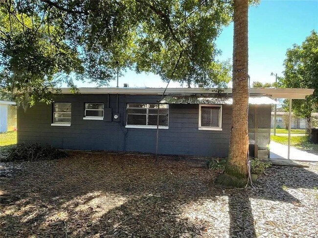 Building Photo - 206 Poinciana Cir