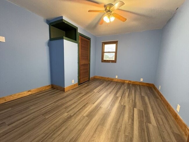 Building Photo - 3 Bedroom House, Clinton