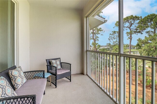 Building Photo - 10390 Washingtonia Palm Way