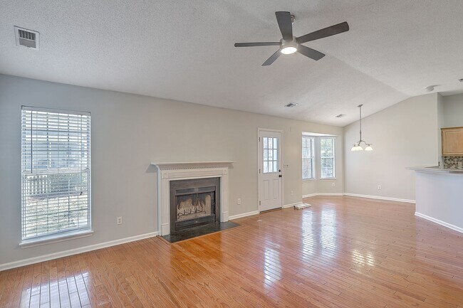 Building Photo - Gorgeous Home in Mt Pleasant's Belle Hall!