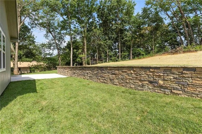 Building Photo - 135 Cedar Ct