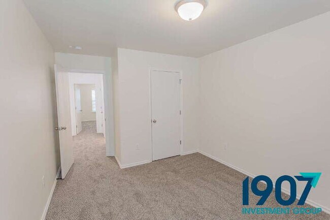Building Photo - Beautiful 3-Bedroom Home in OKC - Availabl...
