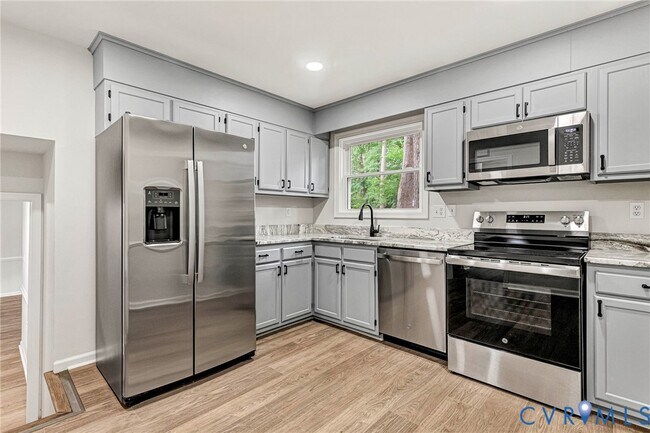 Building Photo - 9015 Covewood Rd