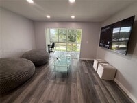 Building Photo - 1000 Country Club Dr