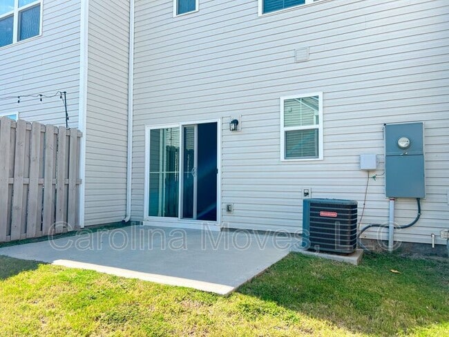 Building Photo - 415 Huntingdale Pl
