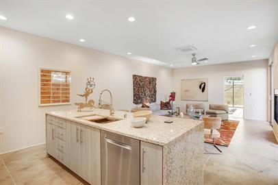 Building Photo - 1508 San Patricio Ave SW